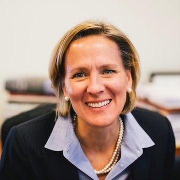 Image Headshot Karin Wulf